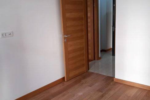 Izdaje se prazan jednosoban stan Kips gradnja New city 45m2-724