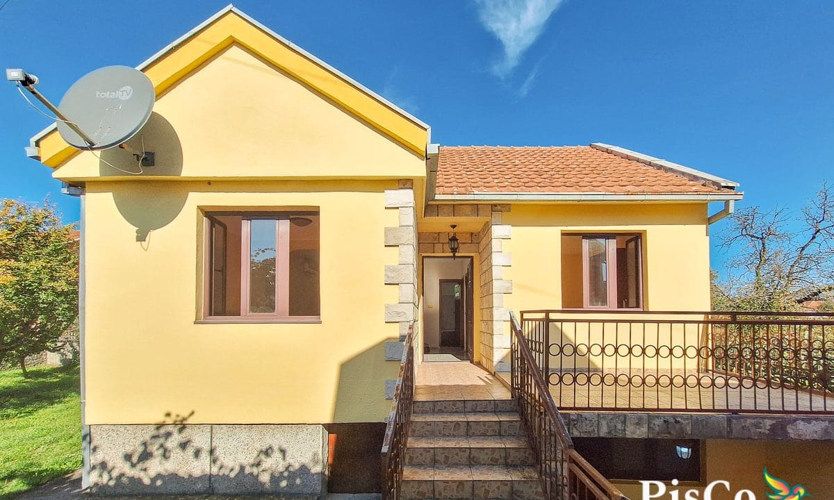 Kuća 70 m2 na placu od 316 m2, Tološi, Podgorica, Izdavanje-111630