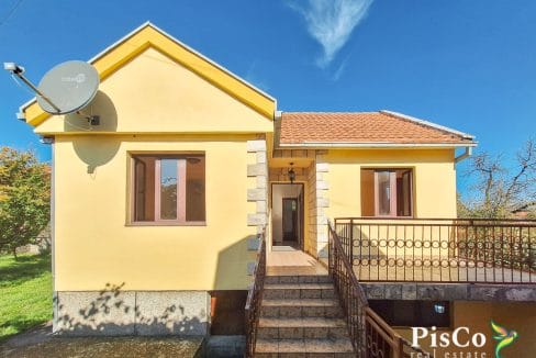 Kuća 70 m2 na placu od 316 m2, Tološi, Podgorica, Izdavanje-111630