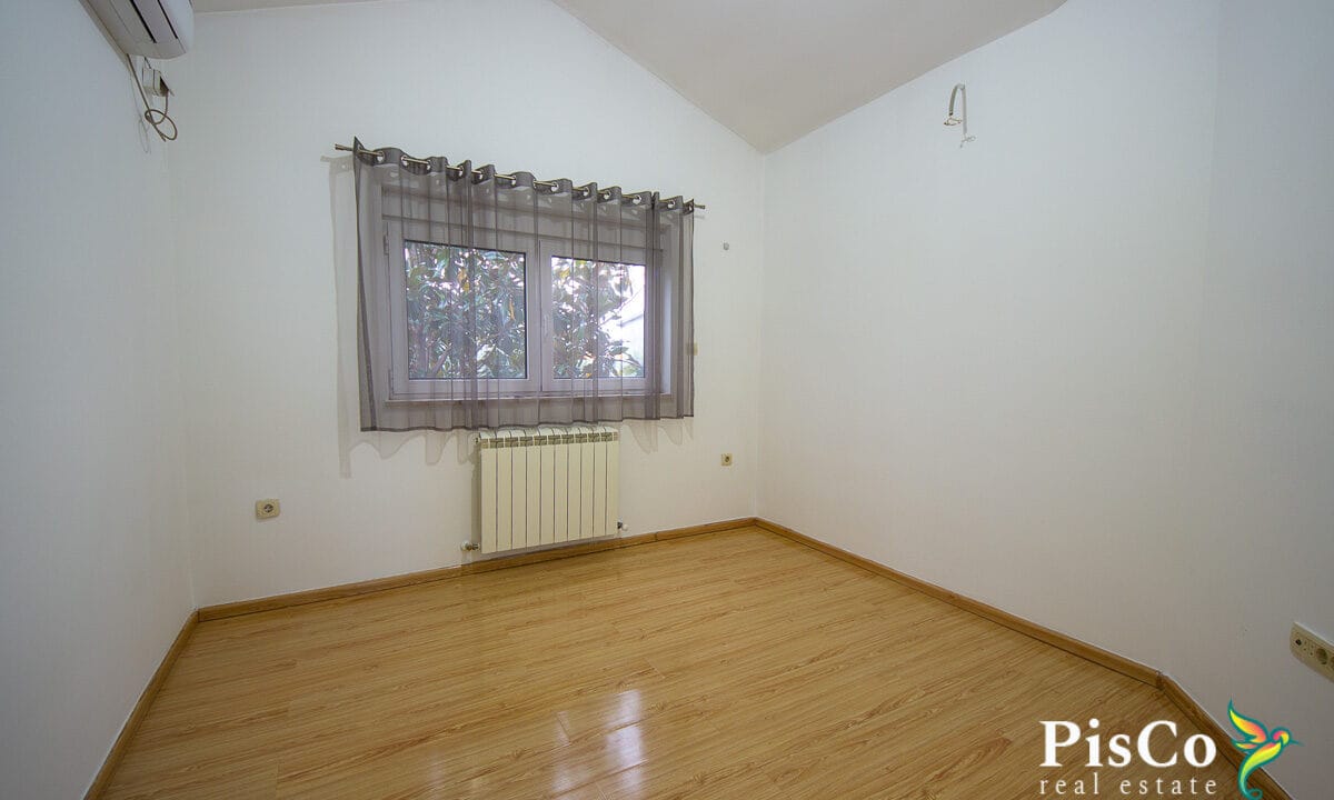 Luksuzna Dvospratna Kuća sa Bazenom, 330 m2, Zeta, Podgorica-0478