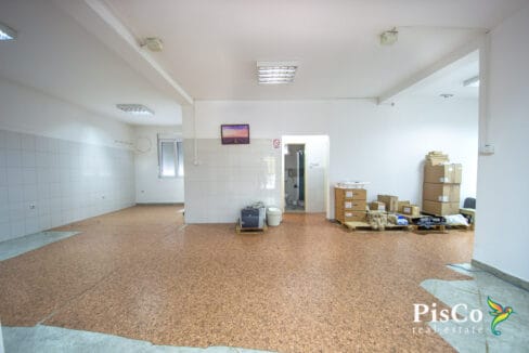 Poslovni prostor, 92m2, Blok 9, Podgorica, Izdavanje-0345