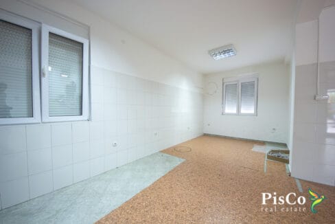 Poslovni prostor, 92m2, Blok 9, Podgorica, Izdavanje-0346