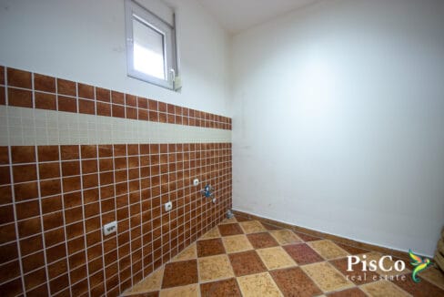 Poslovni prostor, 92m2, Blok 9, Podgorica, Izdavanje-0351