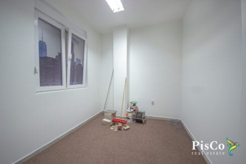 Poslovni prostor, 92m2, Blok 9, Podgorica, Izdavanje-0358