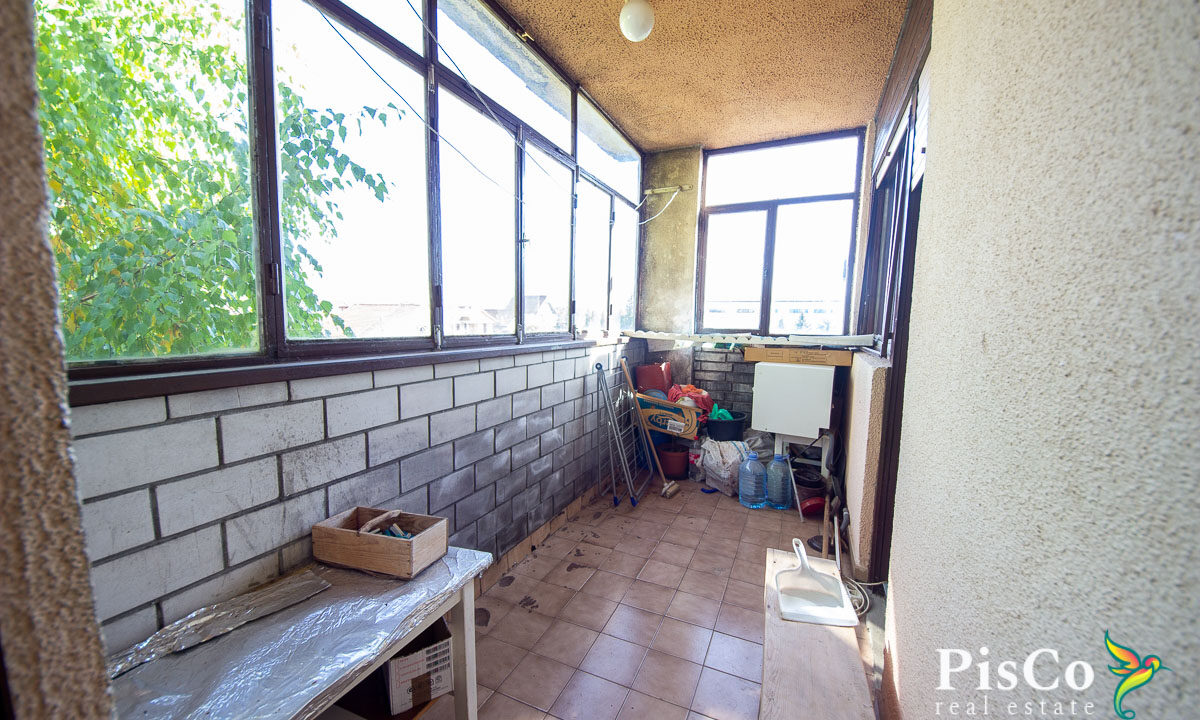 Prodaja Dvosoban Stan u Integralovom Naselju, 72 m2, Nikšić-0567