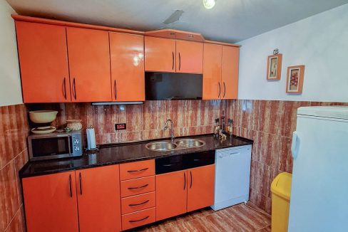 Spratna kuća 150m2, Straševina, Nikšić-095458