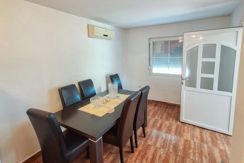 Spratna kuća 150m2, Straševina, Nikšić-095506