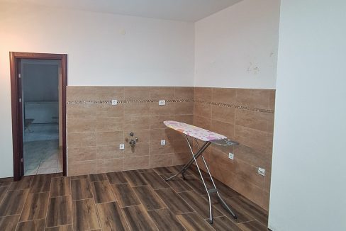 Spratna kuća 150m2, Straševina, Nikšić-100306