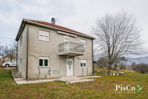 Spratna četvorosobna kuća u Rastovcu, 96 m2 sa placem 777 m2, Nikšić-0954