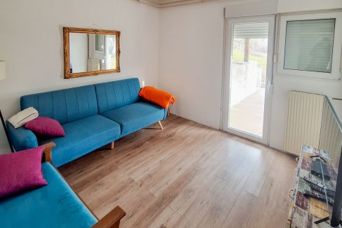 Spratna četvorosobna kuća u Rastovcu, 96 m2 sa placem 777 m2, Nikšić-101804