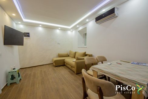 Kuća sa tri stambene jedinice 130m2, Centar Drač, Podgorica-1091