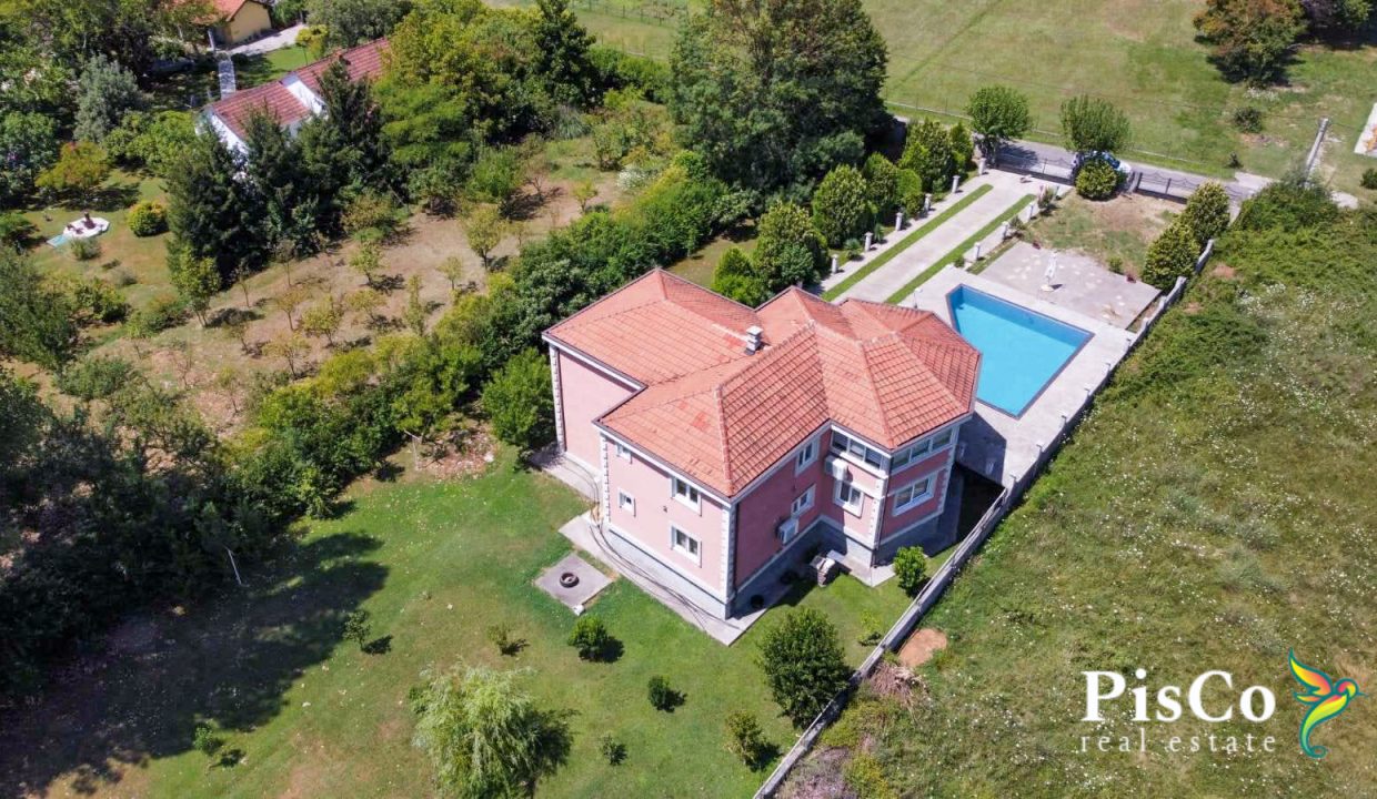 Prodaja, Spratna kuća sa bazenom, 340m2, Jastreb, Danilovgrad (5 of 6)